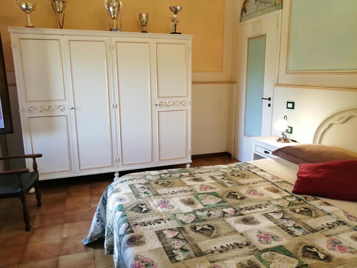B&B San Nicola Serramazzoni Kültér fotó