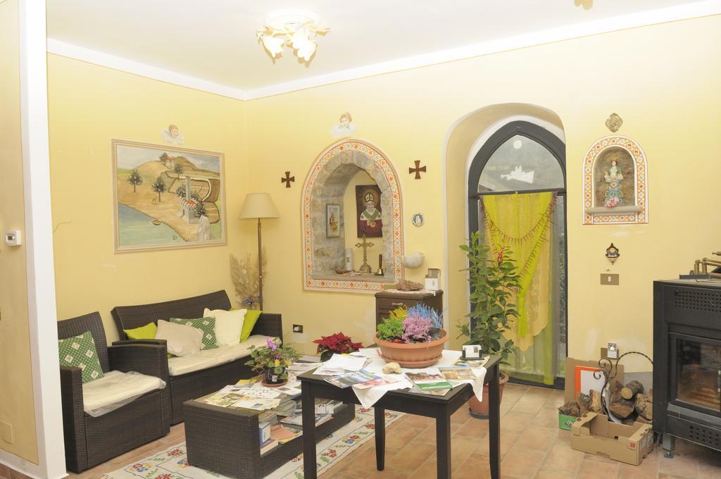 B&B San Nicola Serramazzoni Kültér fotó
